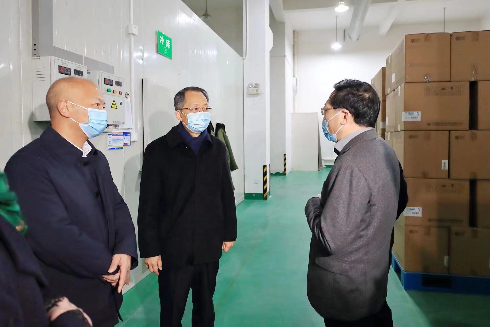 臺州市委書記李躍旗<br>蒞臨臺州英特檢查醫(yī)療物資儲備情況